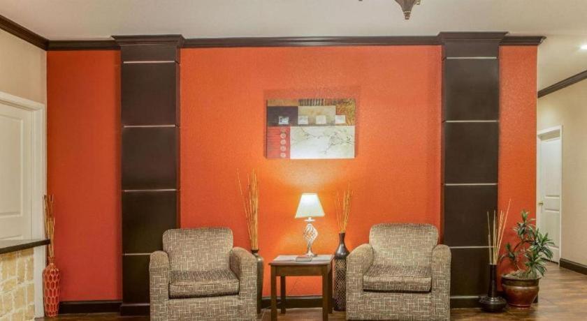 Super 8 By Wyndham Mansfield La Otel Dış mekan fotoğraf