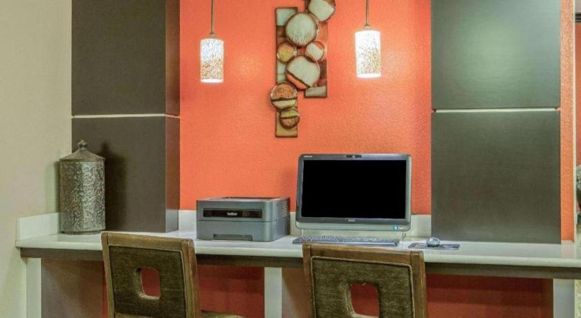 Super 8 By Wyndham Mansfield La Otel Dış mekan fotoğraf